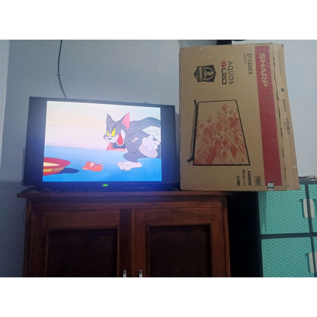tv sharp 32 inch second