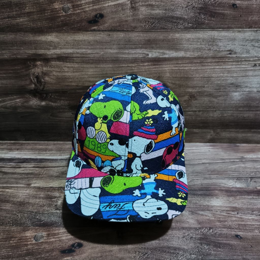 Topi snapback Snoopy militage logo motif
