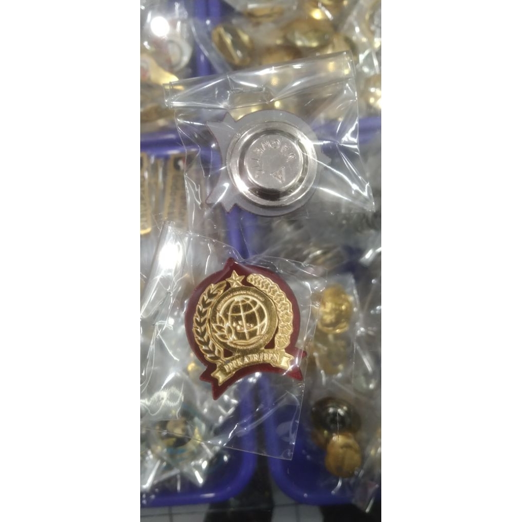 pin bahan Kuningan Jakarta,pin Kuningan BPN