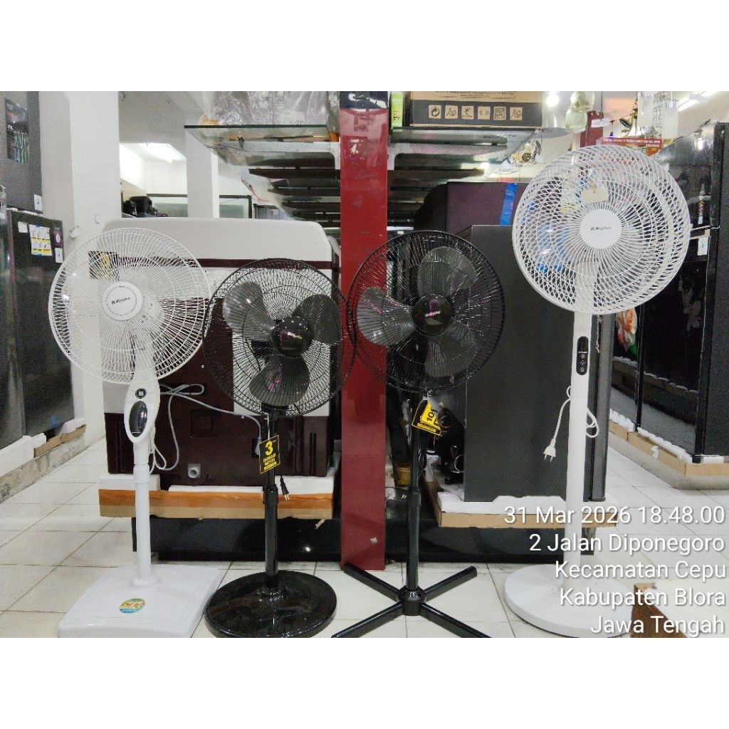 Kipas Angin Berdiri Miyako Remote Control KAS 1697 DRW
