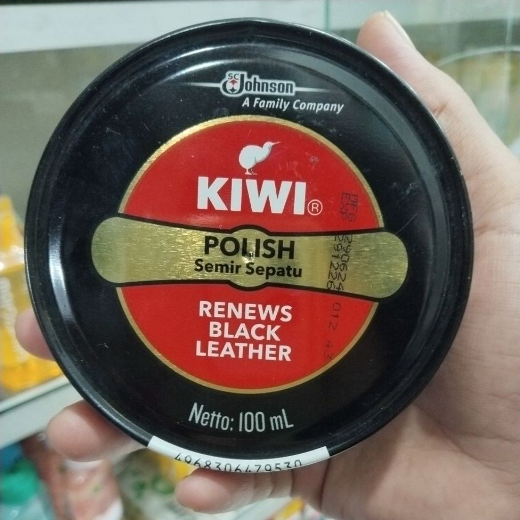 kiwi semir sepatu hitam 100 gr