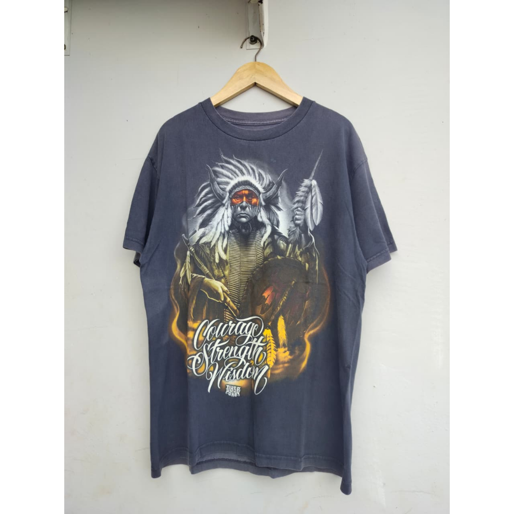 Kaos Brand Streetwear Westcoast Chicano Dyse One Courage Strength Wisdom, Size Large (P75Cm x L55Cm)