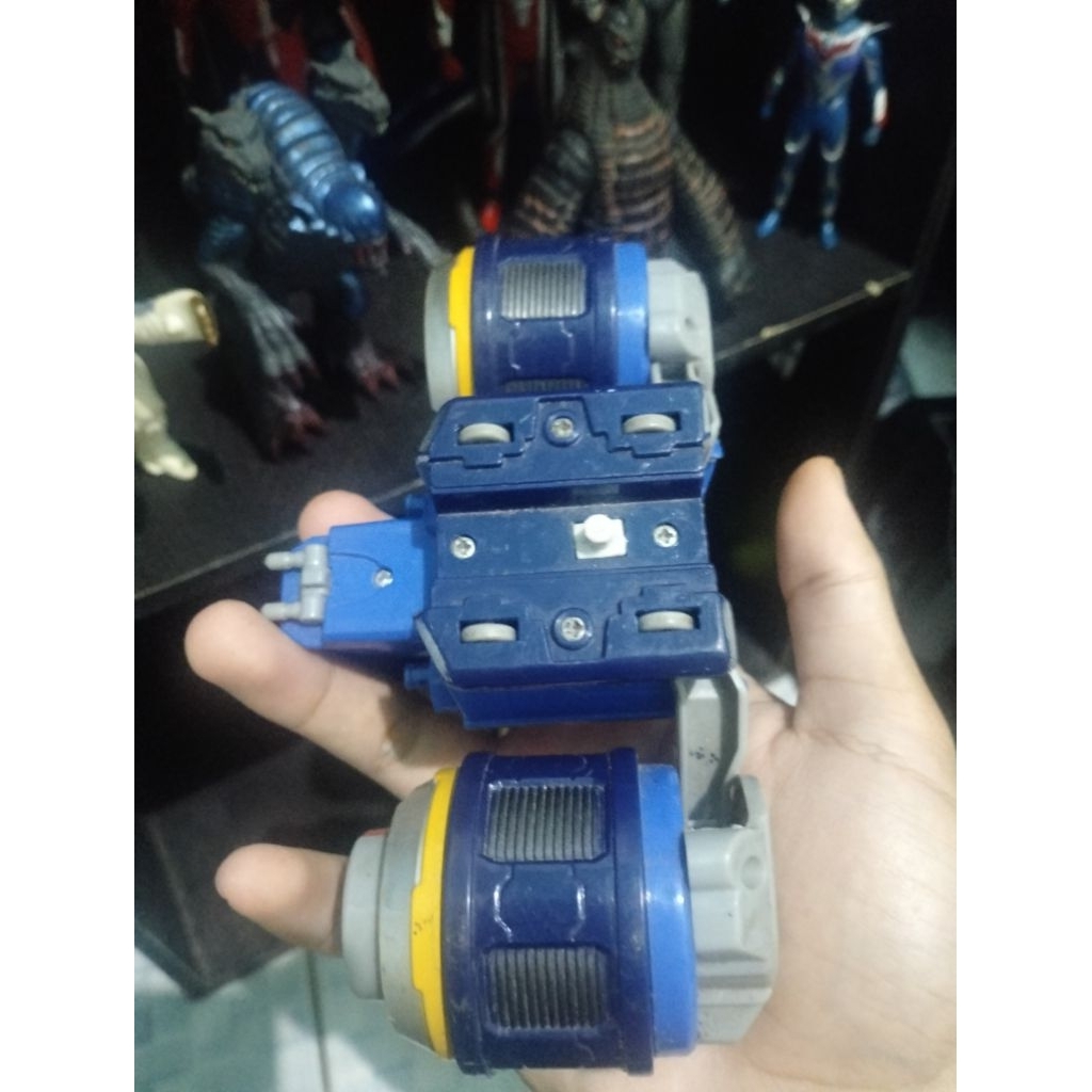 pesawat chrome Chester Ultraman Nexus bootleg