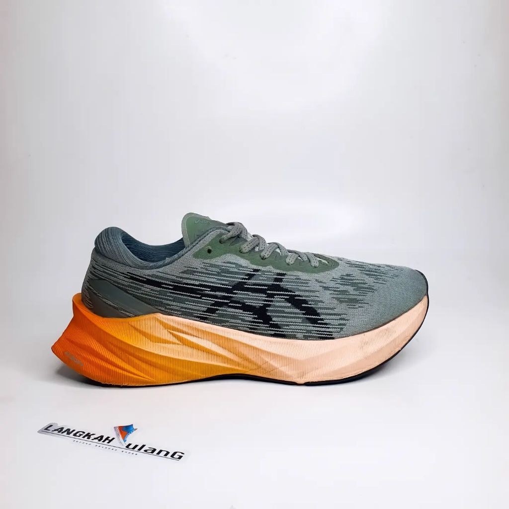 ASICS NOVABLAST 3