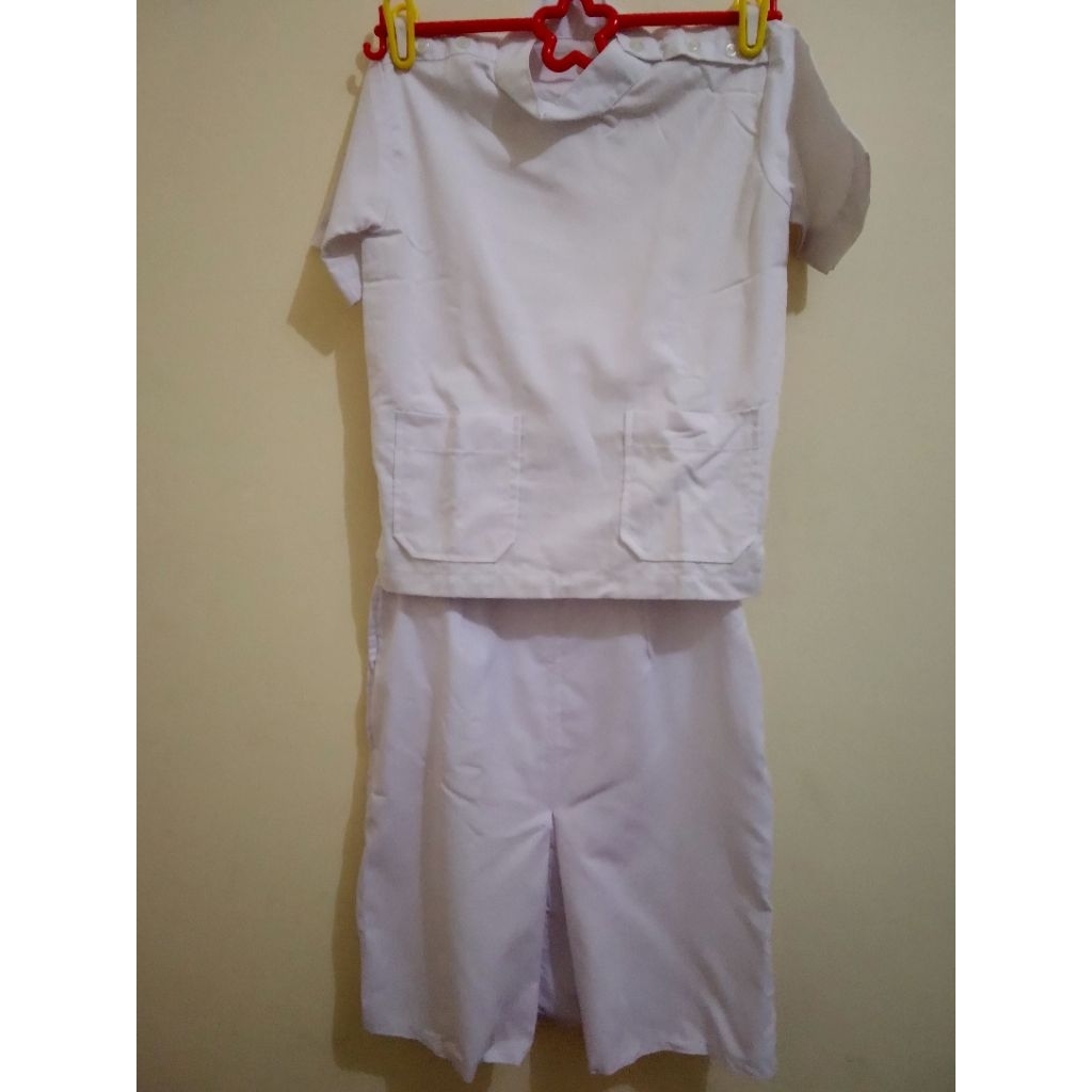 baju profesi dokter kecil / perawat anak TK preloved