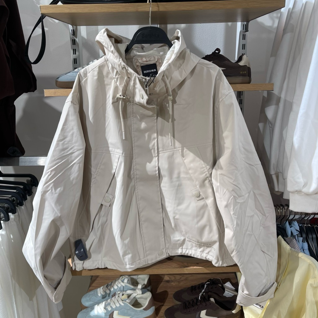 Jaket Parasut BERSHKA Women Jastip (jasa titip)