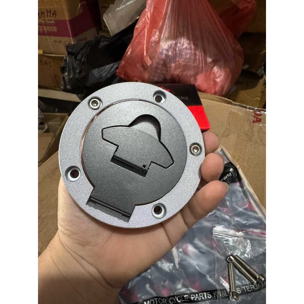 TUTUP TANGKI BENSIN VIXION NEW, SCORPIO Z, R15