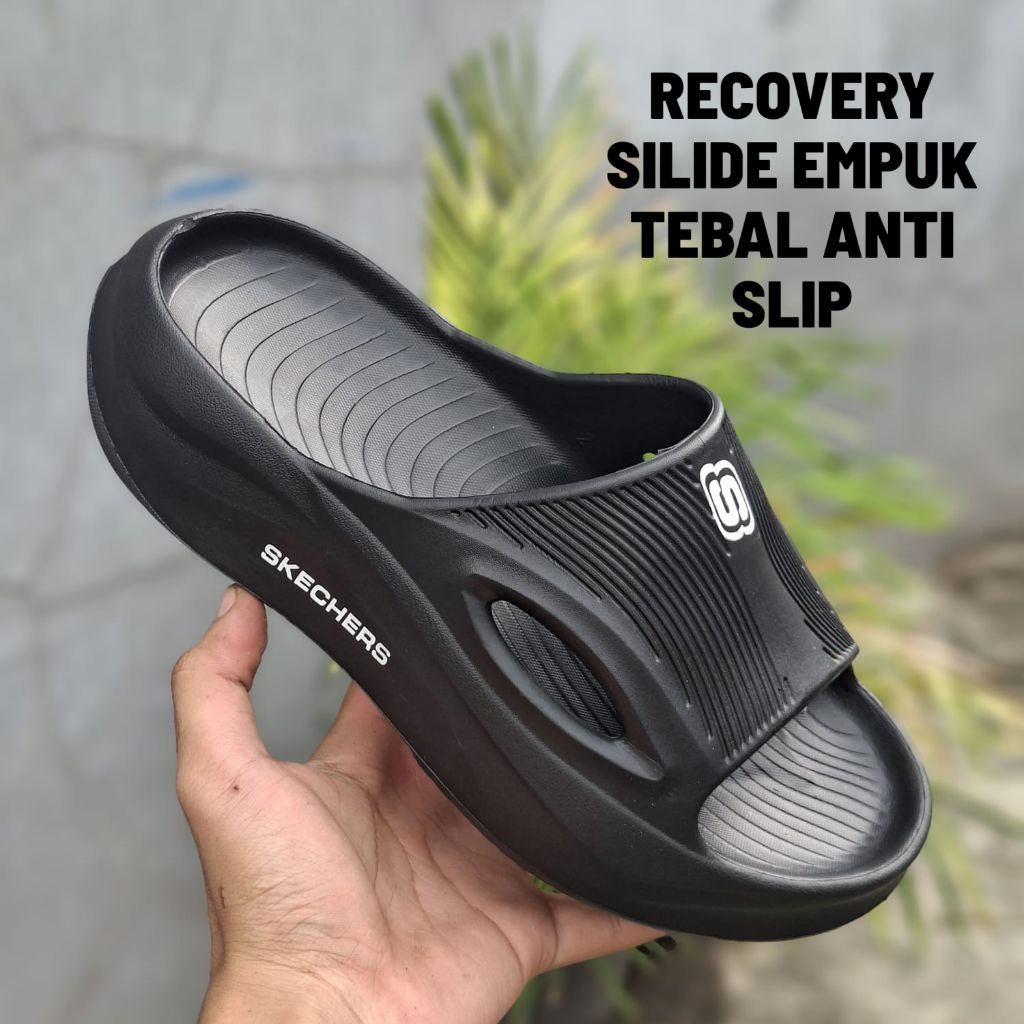 SANDAL SLOP SKECHERS PRIA FULL KARET TANPA SAMBUNGAN EMPUK TEBAL ANTI SLIP SANDAL SKECHERS BLACK EDI