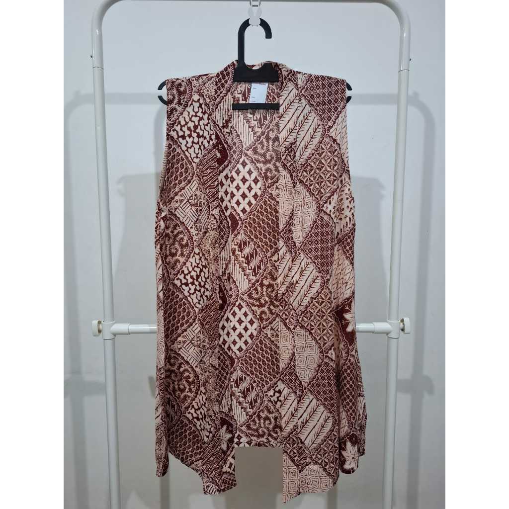 Batik Danar Hadi Outer Cardigan Tanpa Lengan
