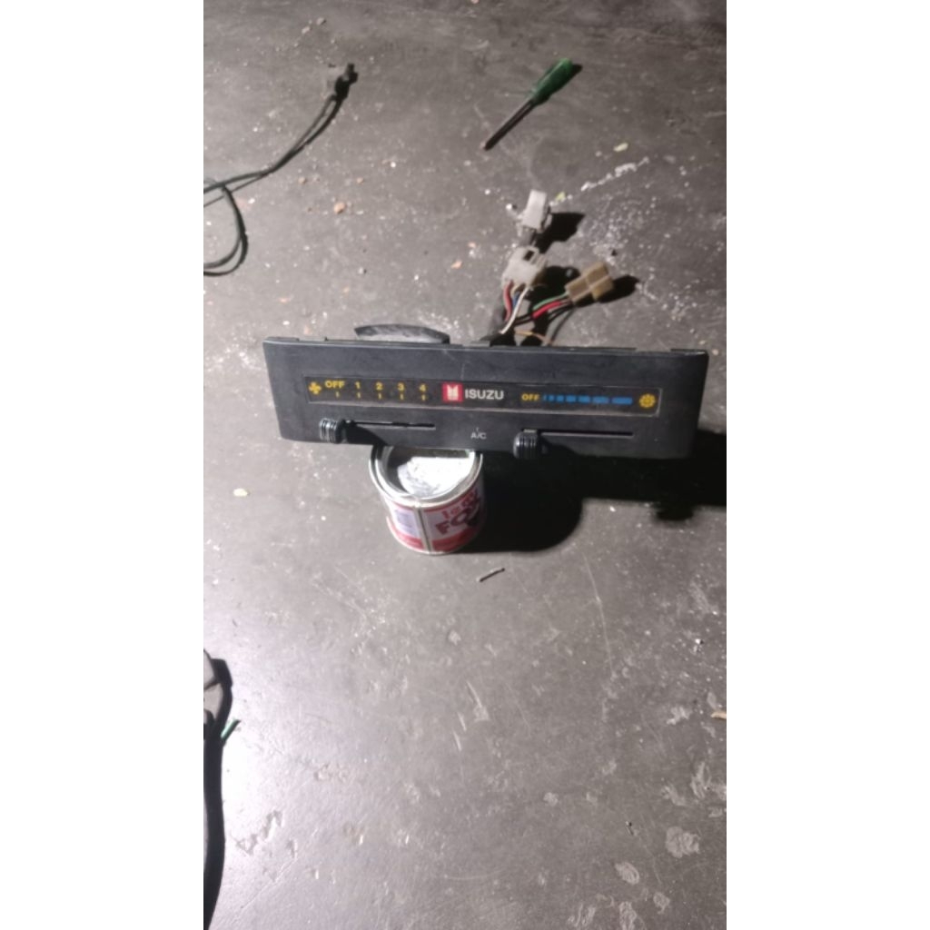 Saklar AC panther