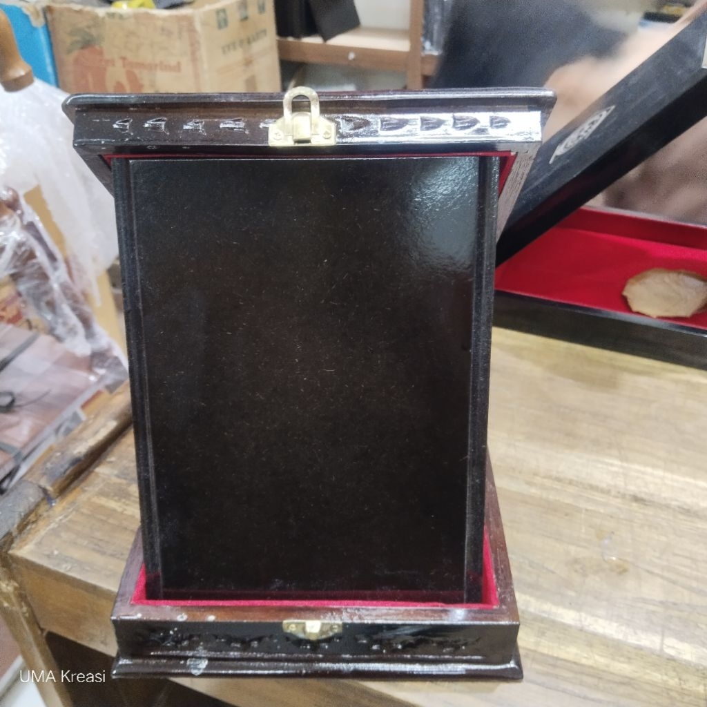 Plakat Kayu + Kotak Kayu Ukir Premium