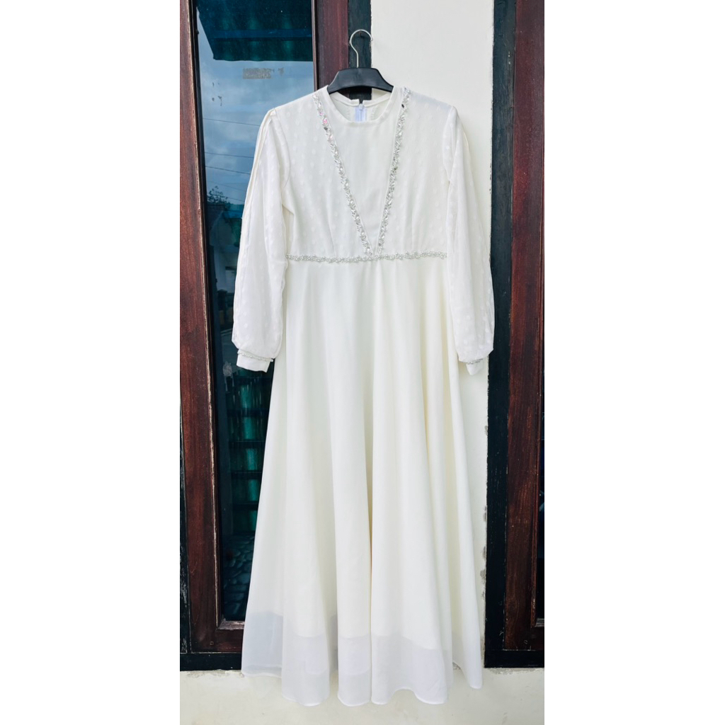 preloved Dress putih ala2 sanic Alexander