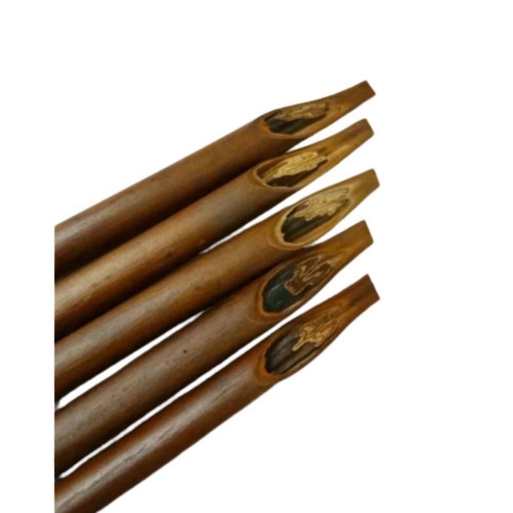 pensil kaligrafi sudah raut