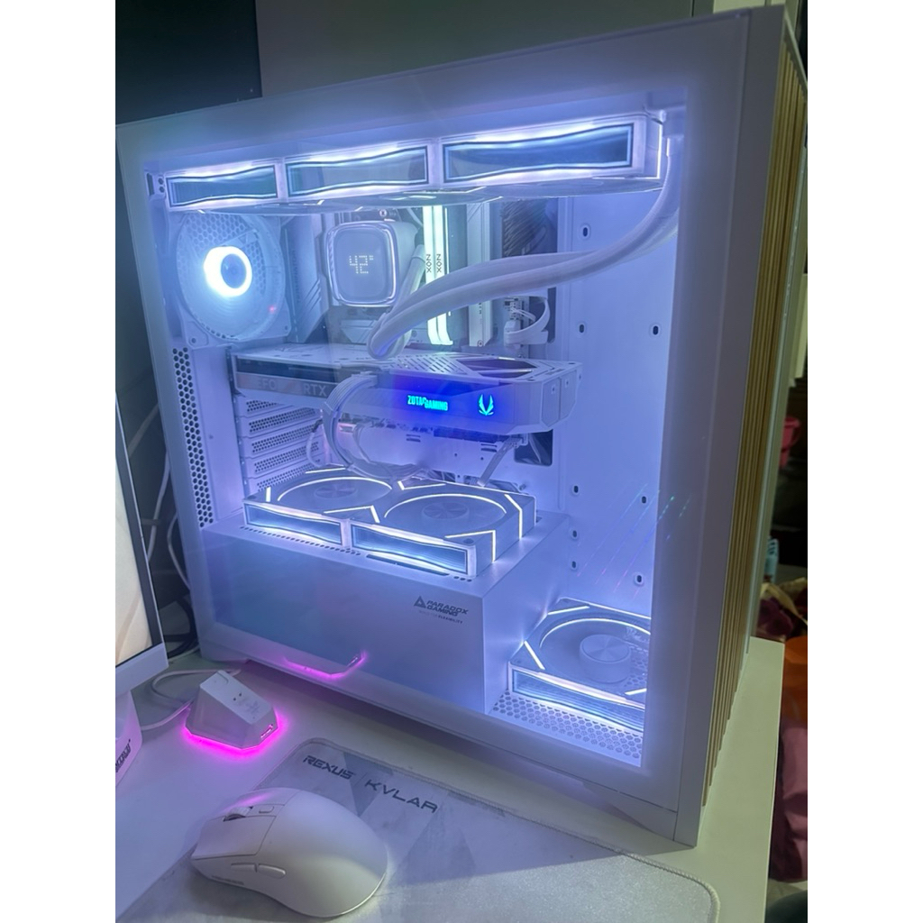 FULL SET PC & FREE Monitor, Mouse, Keyboard, & Headphone