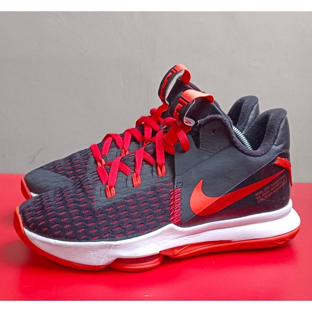 lebron witness V size 44