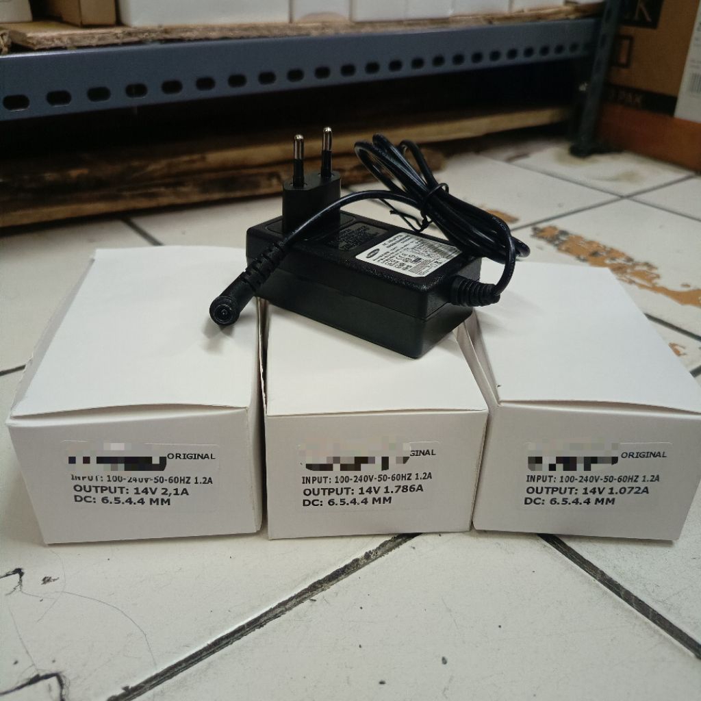 ADAPTOR CHARGER CASAN LAYAR MONITOR LED LCD SAMSUNG 14V 1.072A 1.786A 2.1A BULAT PIN JARUM TENGAH S1