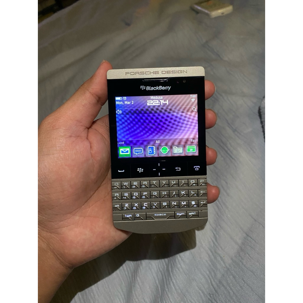 Hp BlackBerry PORSCHE DESIGN P'9981