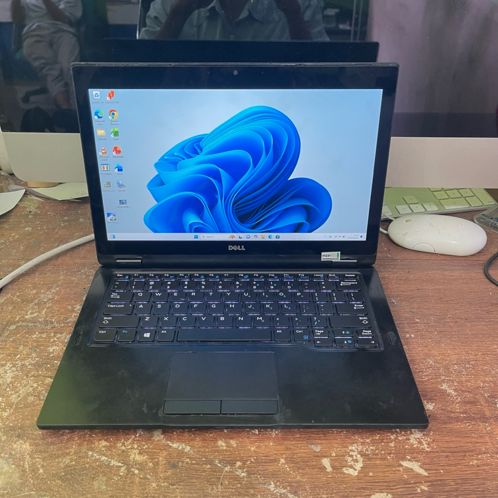 Laptop 2 in 1 dell latitude 5289 touch screen . termurah