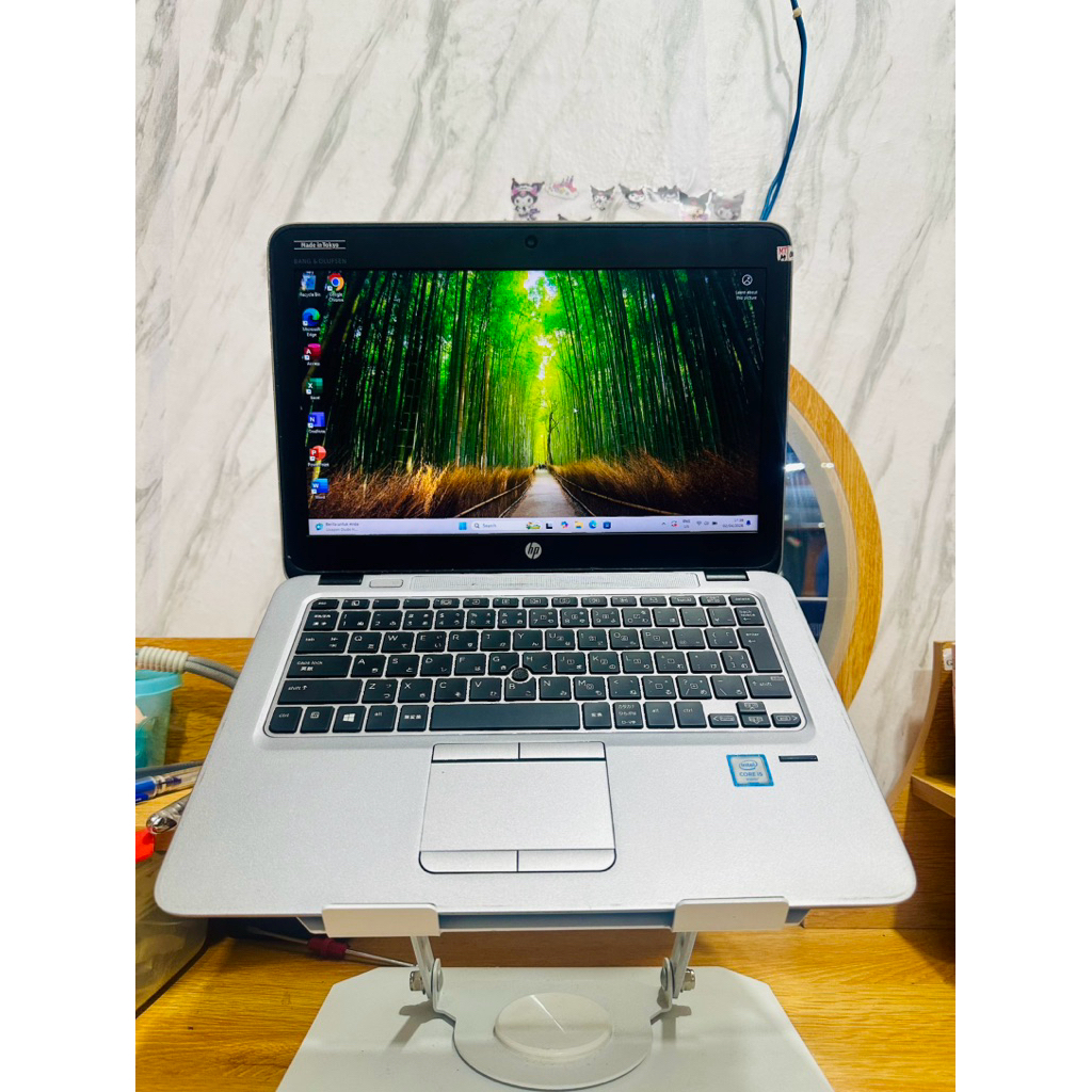 HP eliteBook 820 G3. core i5 gen 6. ram 8/256gb ssd. normal