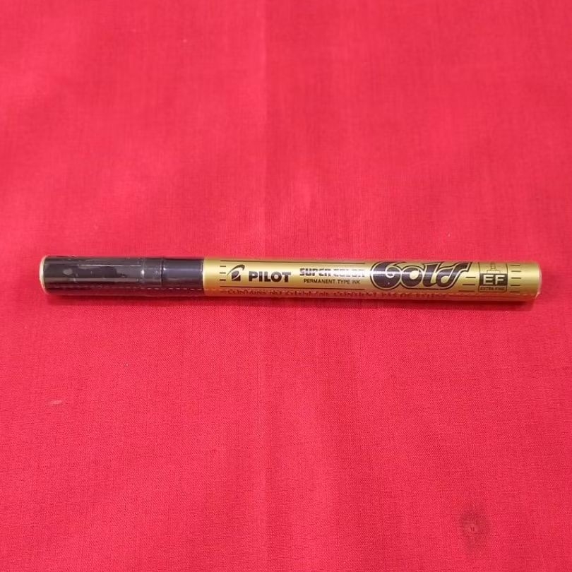 Pen / Pulpen Pilot Gold Tinta Emas EF
