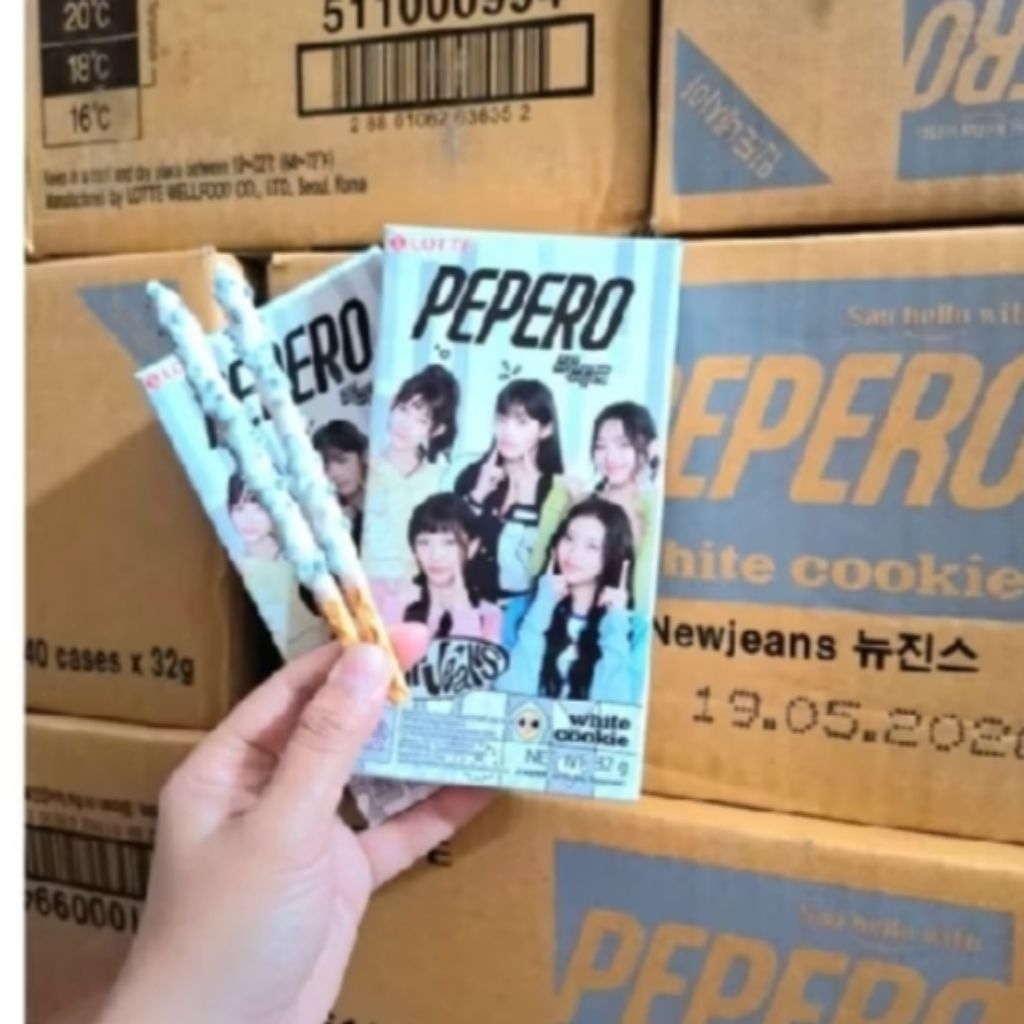 PAPERO LOTTE BIGI White cookie papero 32gr stik coklat putih berbalut coklat cookies