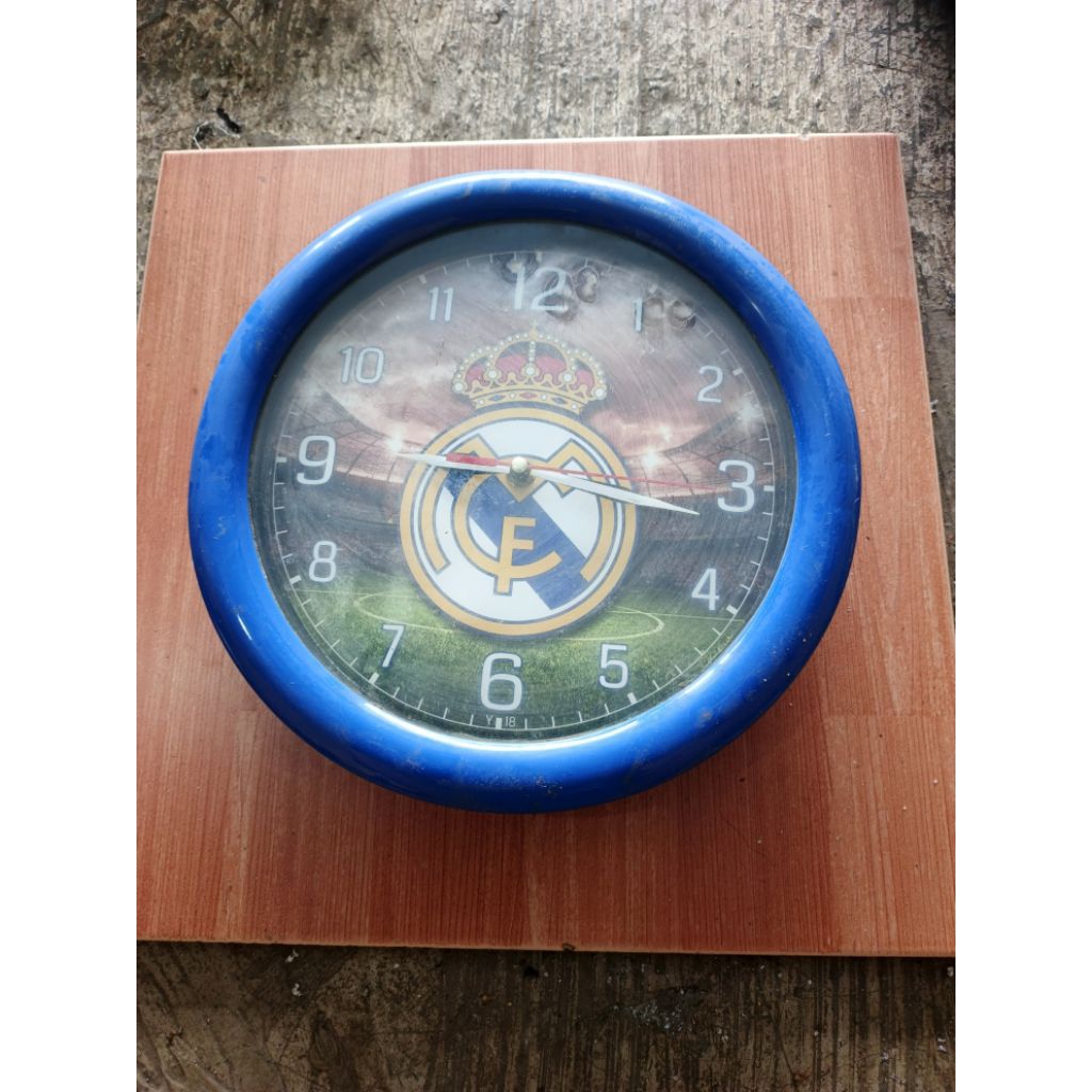 jam dinding second edisi real madrid second dim 30