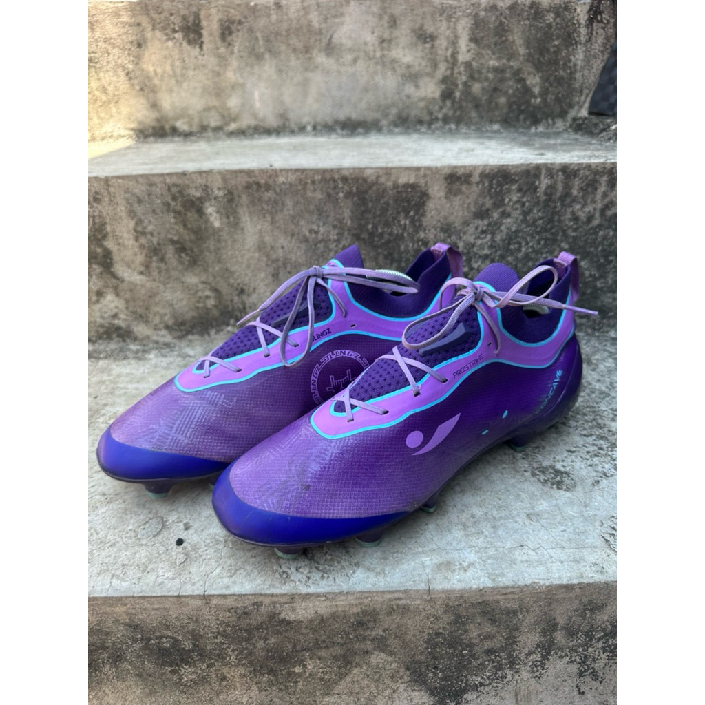 sepatu bola concave Volt jlingz size 44