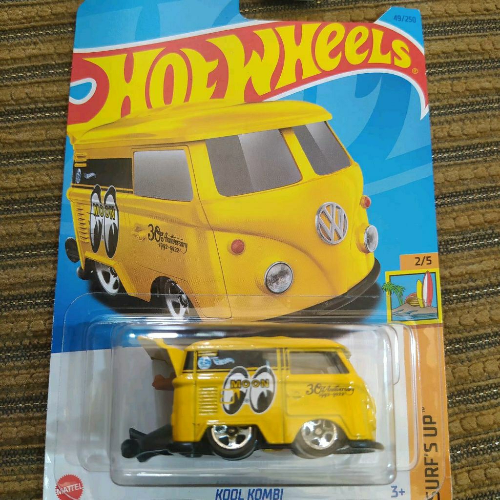Hot Wheels VW Kool Kombi Mooneyes
