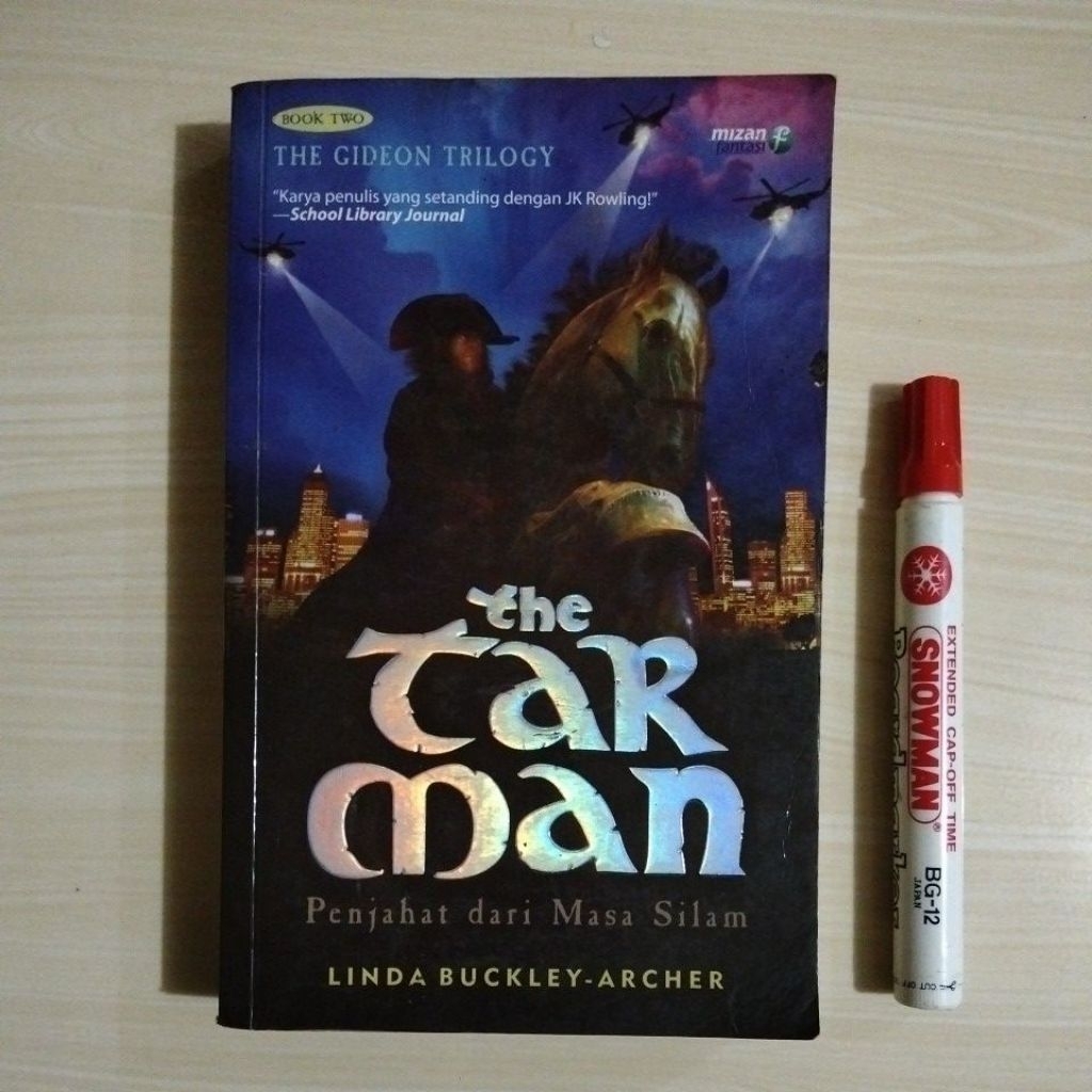 THE TAR MAN - LINDA BUCKLEY-ARCHER - MIZAN FANTASI 2009 - Novel - Buku Bekas Murah Original - B15