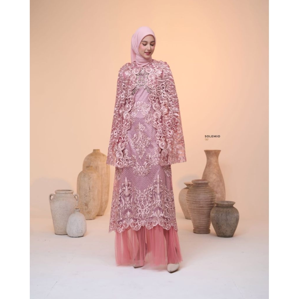 SOLEMIO MAXIDRESS / TERUSAN PANJANG / GAMIS / BAJU PESTA MEWAH BAHAN FULL BRUKAT IMPORT KOMB CAPE / 