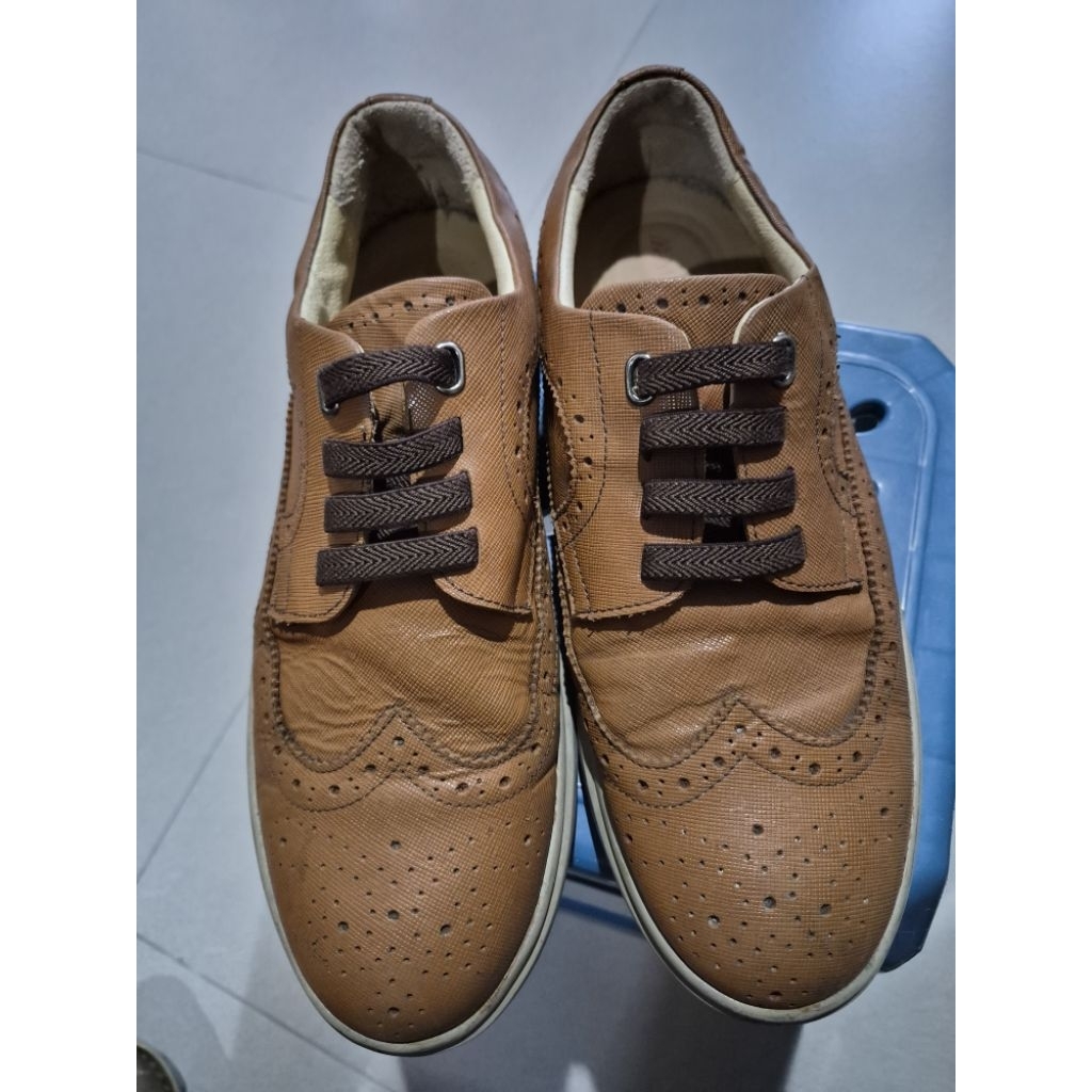 sepatu second wingtip size 42/265