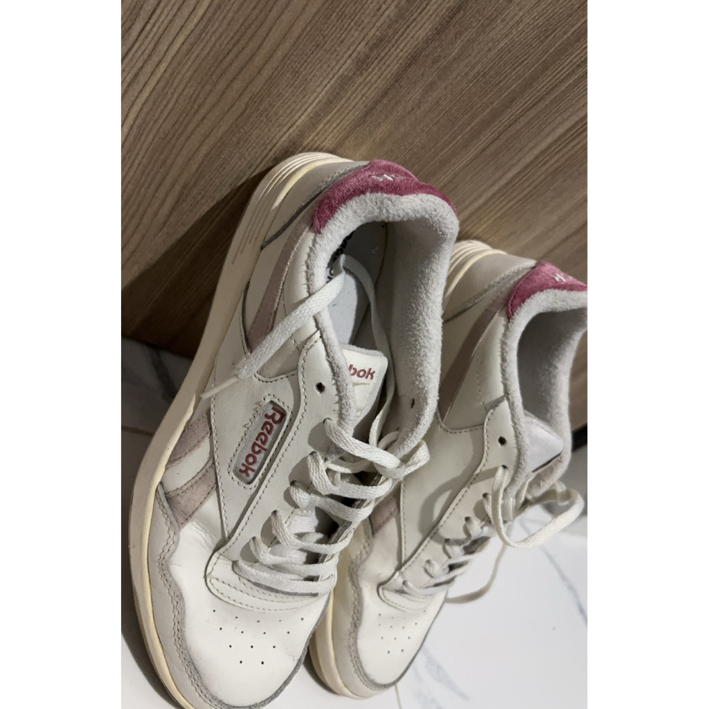 Preloved reebok court advance chalk white pink