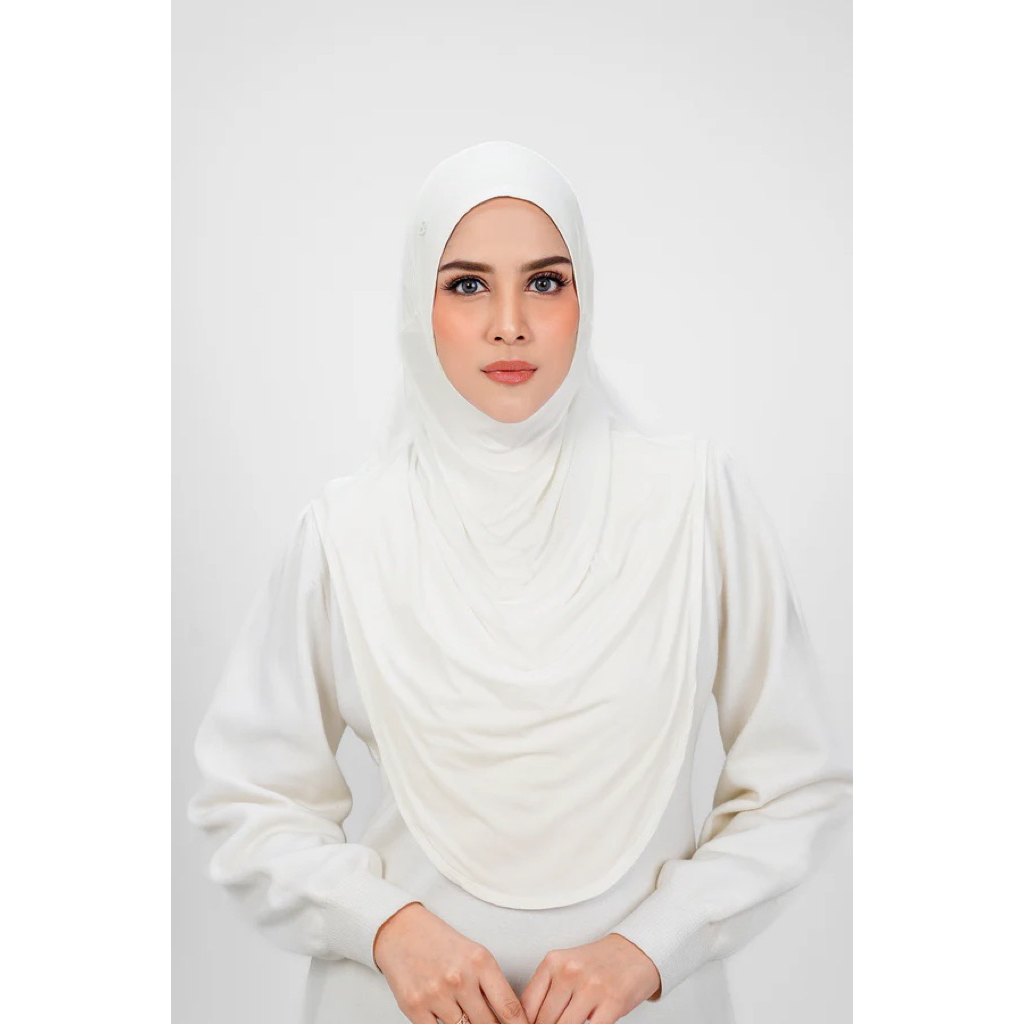 buttonscarves active slip on