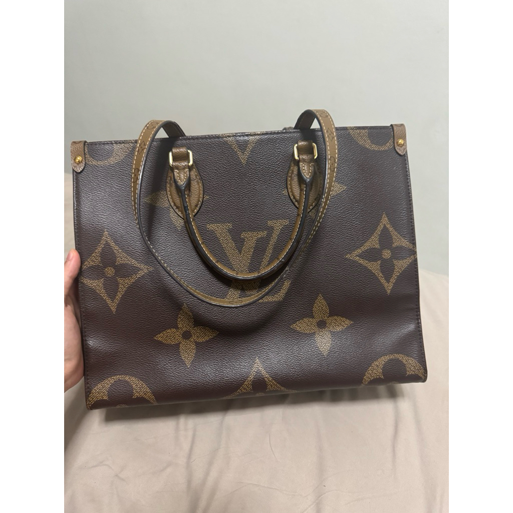 LV ON THE GO REVERSE MM