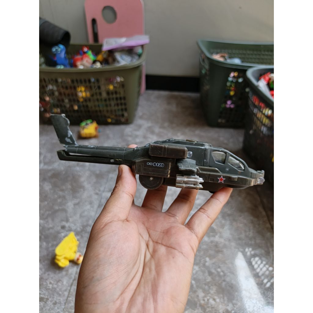 junk diecast black hawk helicopter