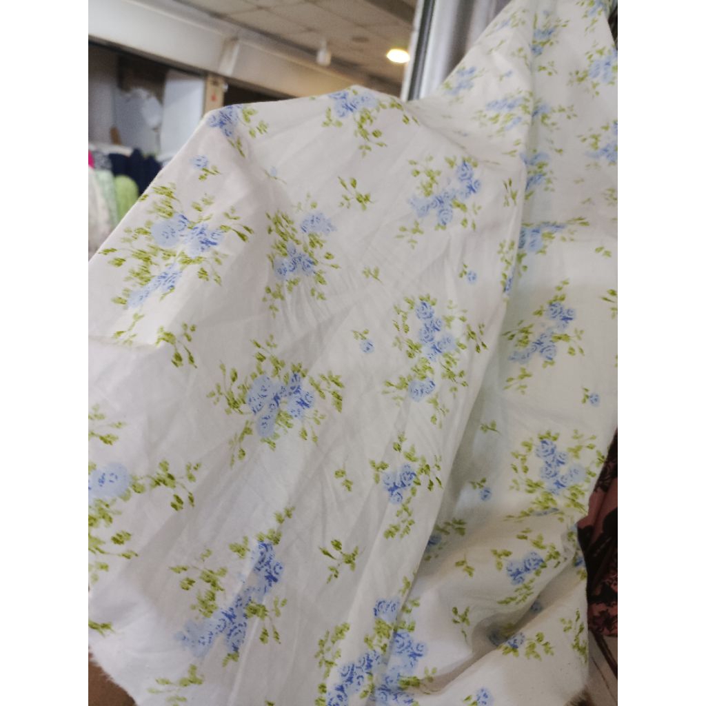 Kain Katun Premium Motif Bunga Kecil - Kain Cantik dan Mewah - Buat Atasa tunik Elegan - zkb