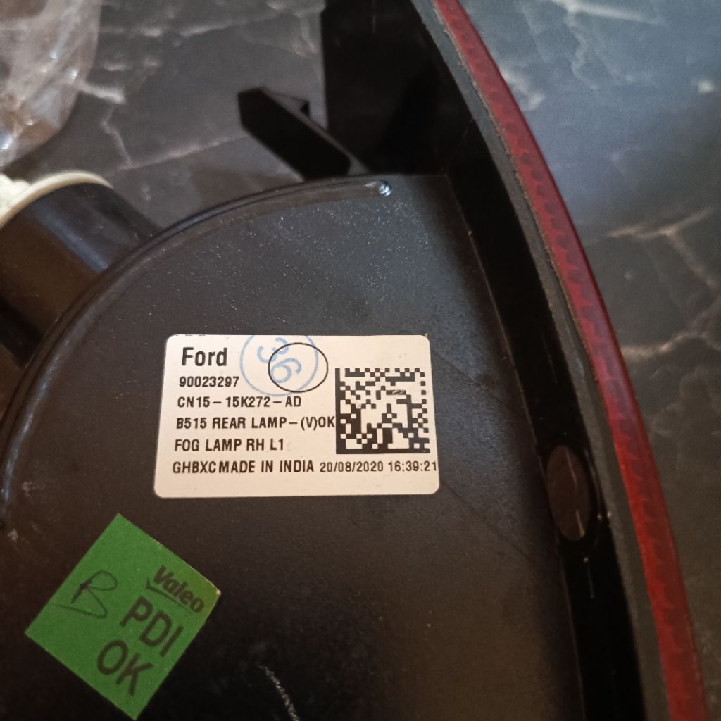 lampu bemper belakang ford ecosport titaním 2014