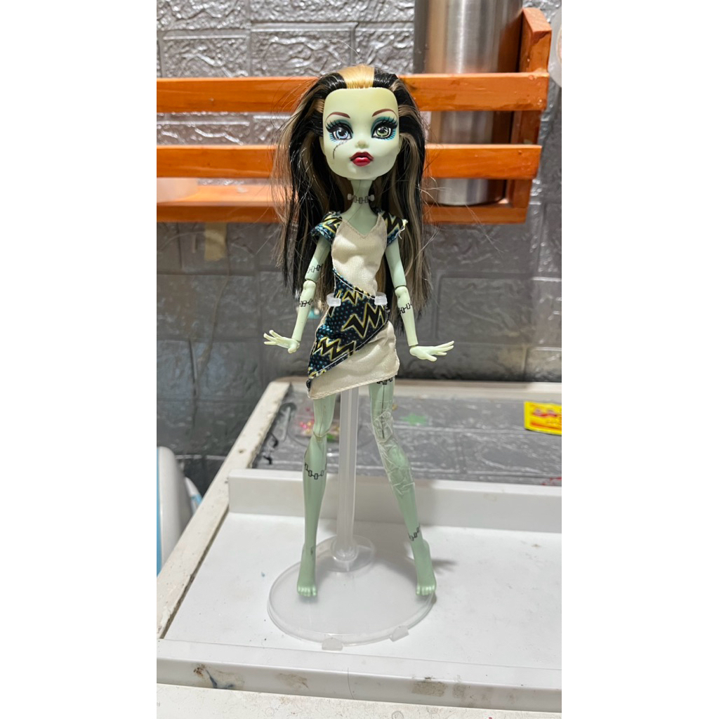 MONSTER HIGH JUNK