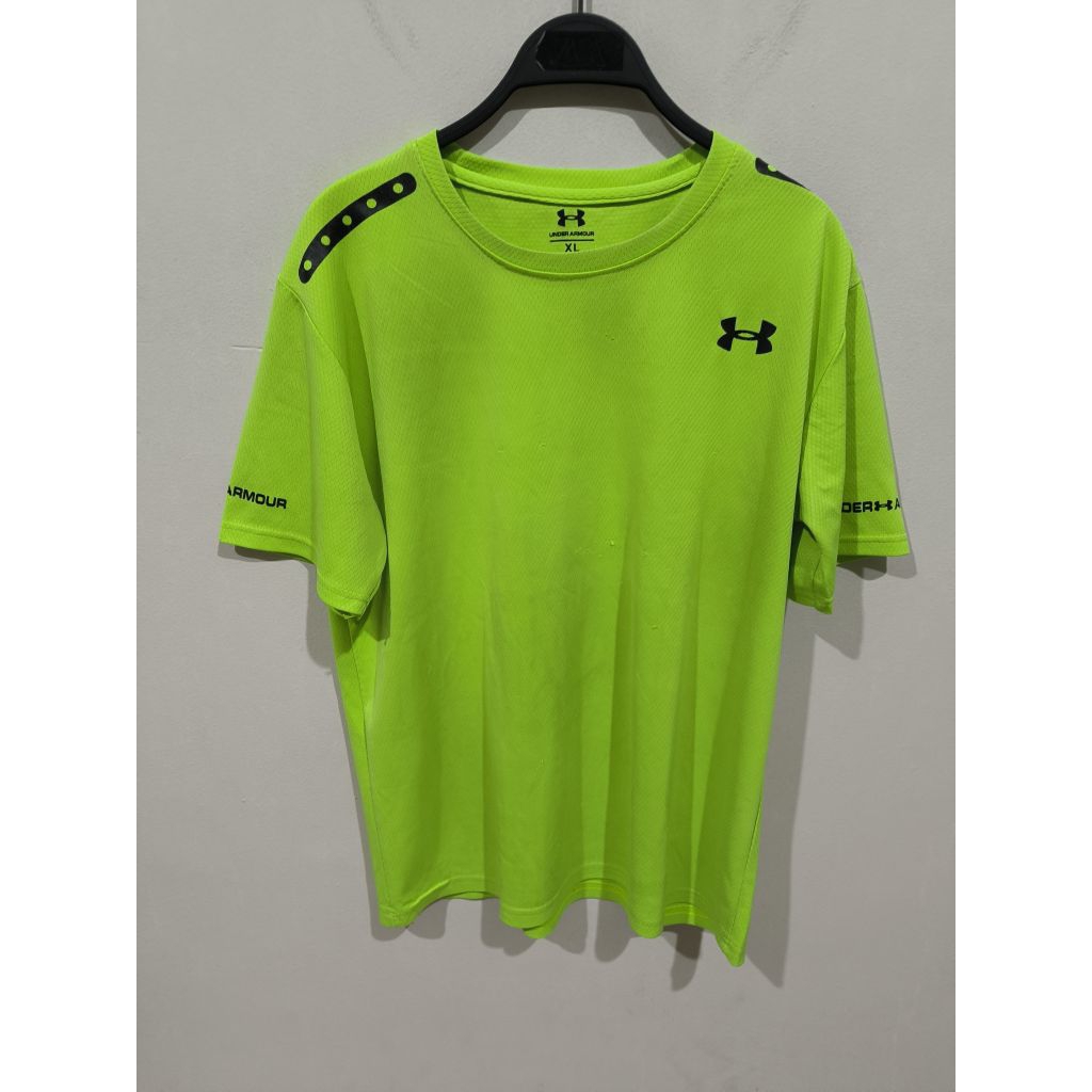 Preloved Kaos Olahraga Hijau Stabilo
