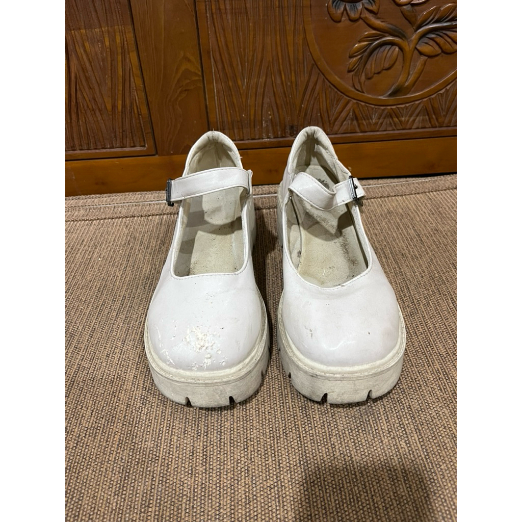 Sepatu Boots Heels Putih Wanita