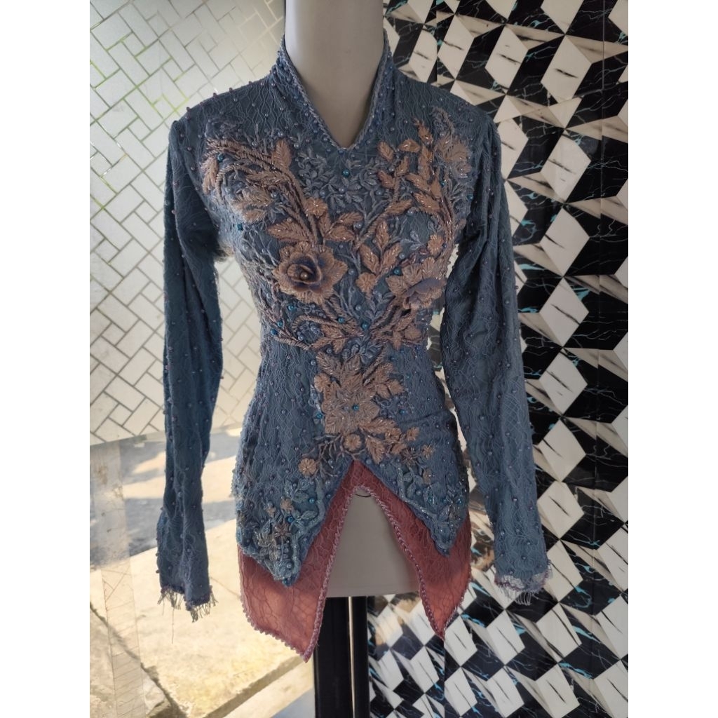 Kebaya Wisuda Ice Blue Bunga