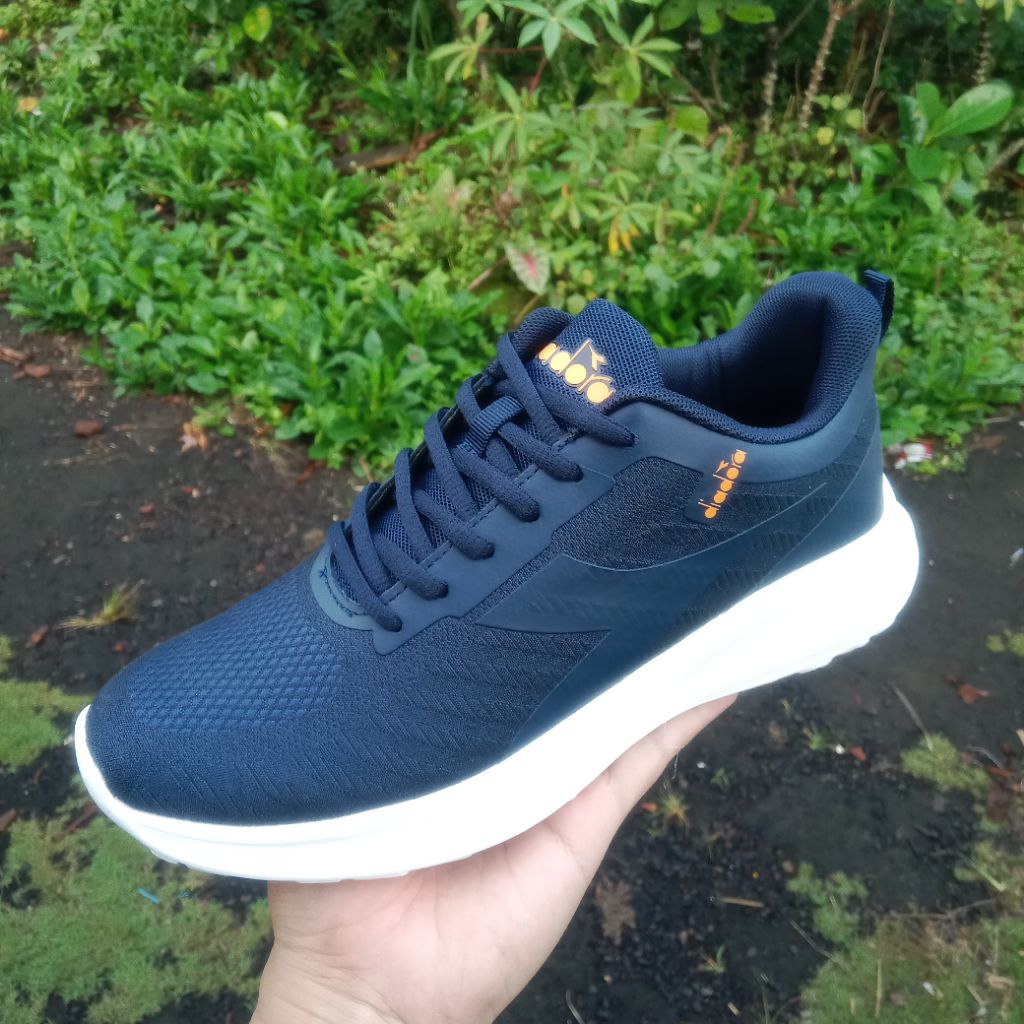 Diadora NITRO MENS RUNNING Shoes Original/Hitam Size 40