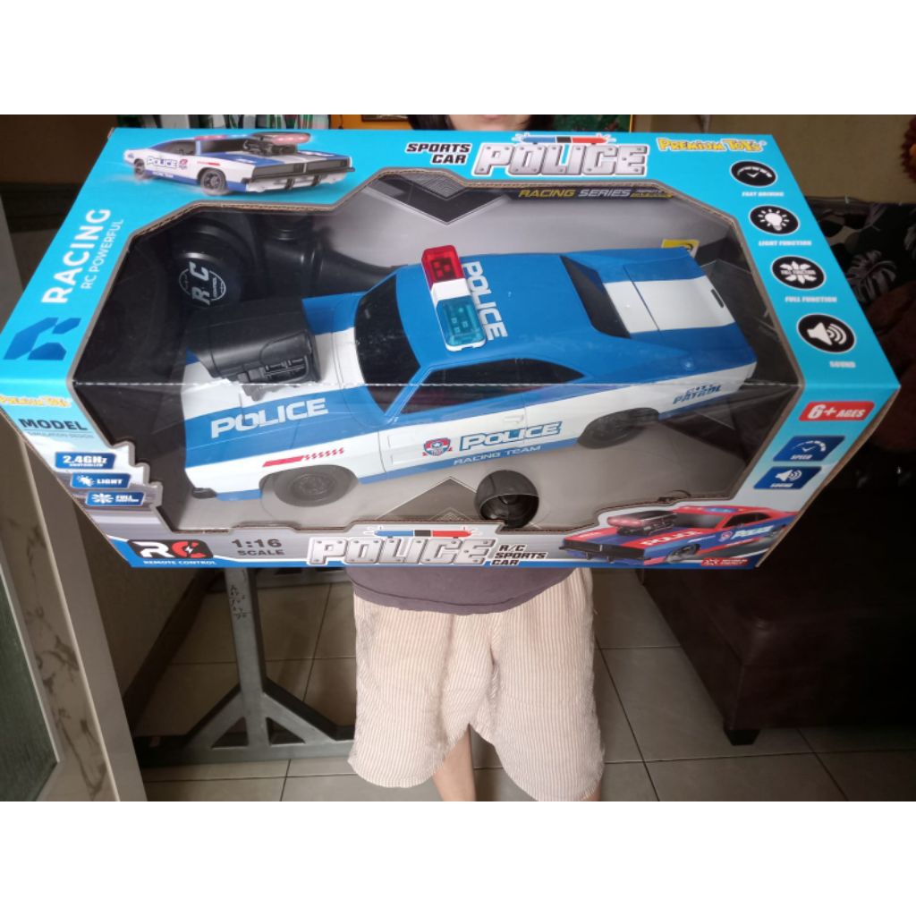 2.4Ghz Mobil Remot Polisi Besar ada Sirine dan Lampu Skala 1:16
