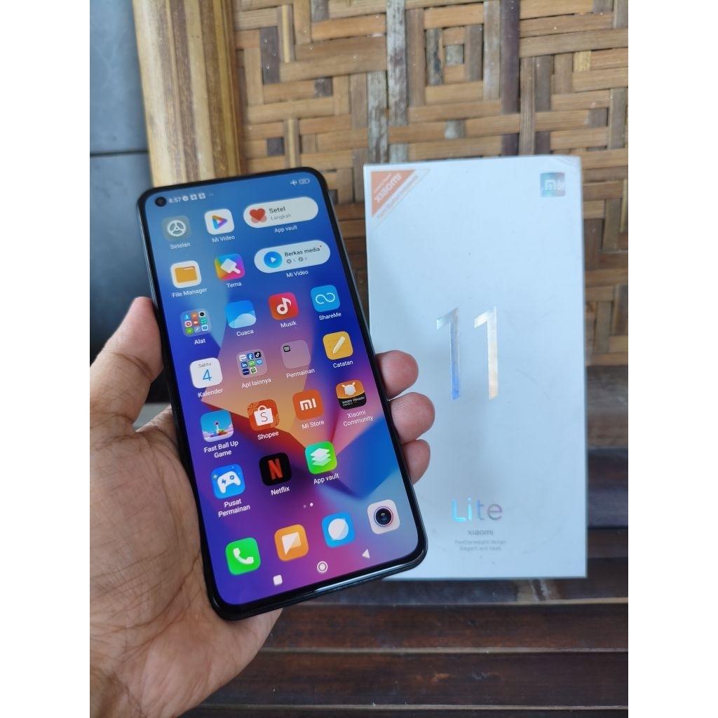 Xiaomi Mi 11 Lite Second / Bekas Warna Boba Black 6GB / 64GB