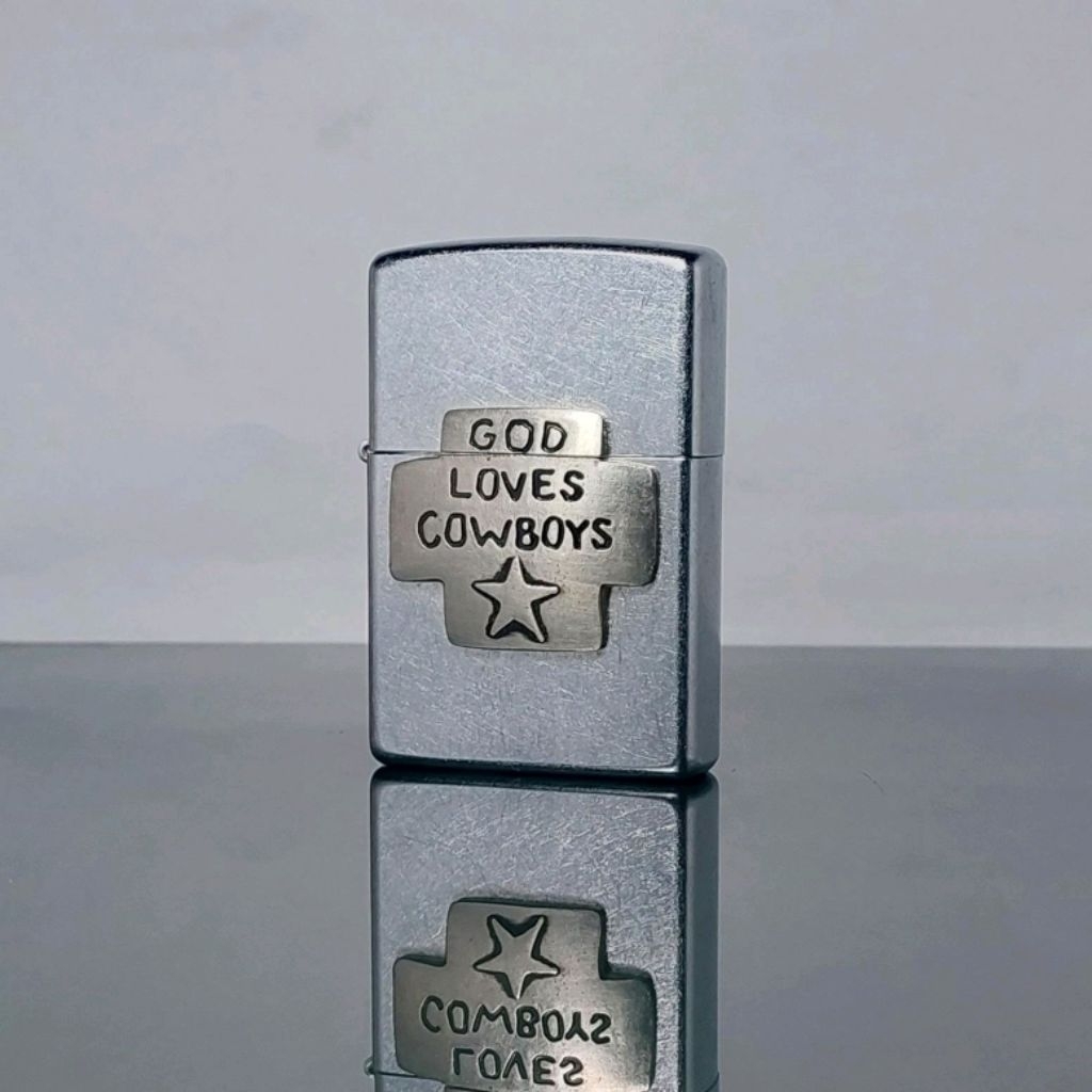 ZIPPO MRLBORO GOD LOVES COWBOYS SPLIT EMBLEM OFFICIAL LICENSED PRODUCT SPECIAL EROPA RELEASE TAHUN X