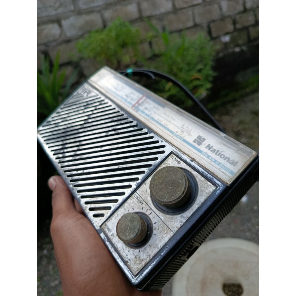 Koleksi Vintage NATIONAL 1980s RADIO ANTIK SW-MW Original Vintage Classic display Ruangan Nostalgia 