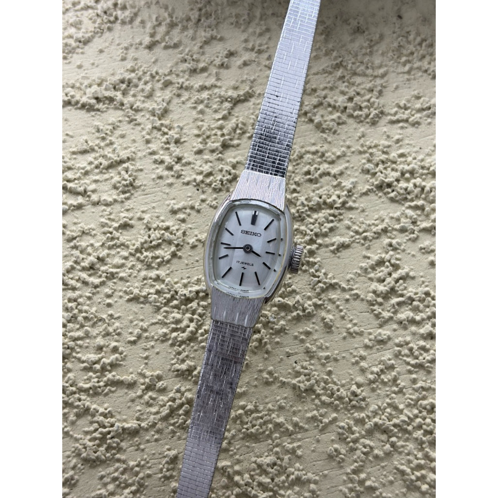 Dresswatch Jam tangan Ladies Seiko Tank White Plated Second Preloved