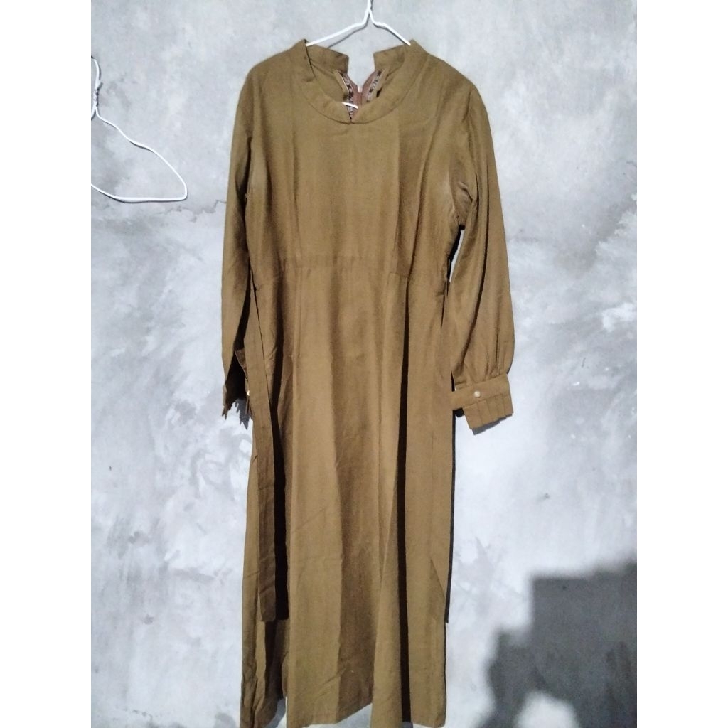 Gamis guru warna khaki
