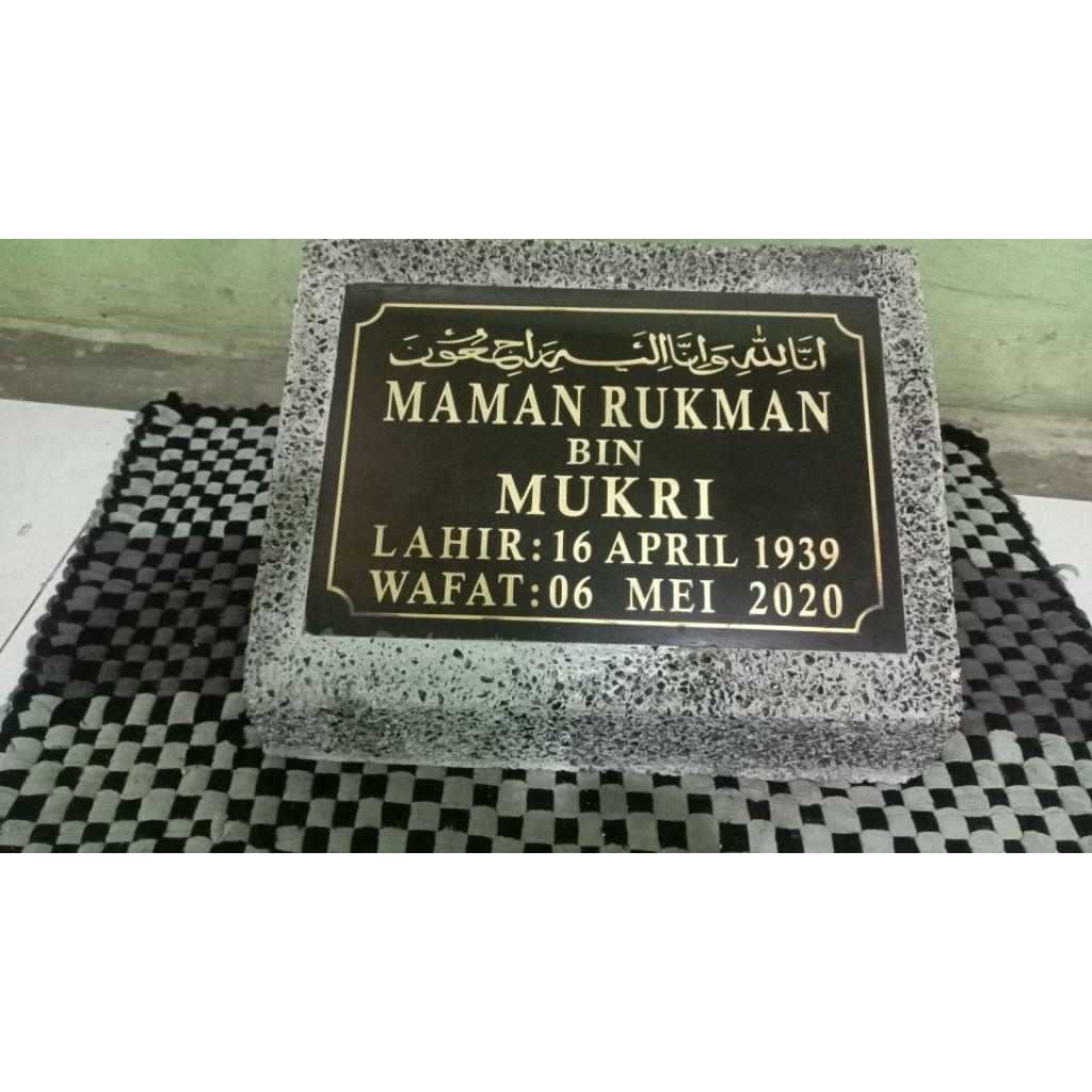 BATU NISAN KEPALAAN MAKAM