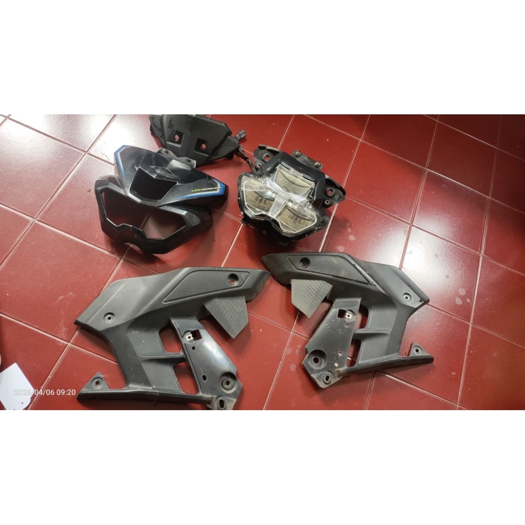 headlamp xabre dan cover tengah